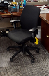 [#B13] Black Task Chair