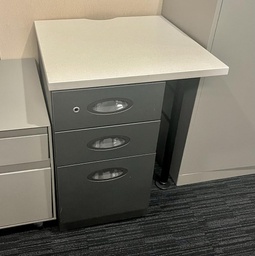 [#D16-99] Mobile Pedestal with square Surface top W 24, D 24