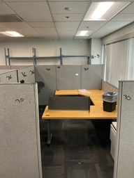 [#A3-57] Knoll Cubicles (U-Desk)