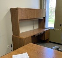 [#D5-113] Credenza W/Hutch 