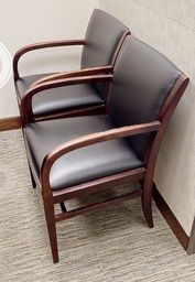 [#B9] Black Leather Guest Chair