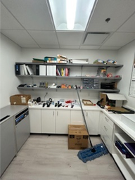 [#I2-18] Bin of Office Supplies