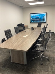 [#C6-16] Large oval meeting room table