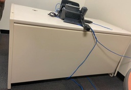 [#E3-71] Metal Desk (30 x 60)