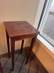 [#C11-116] Small wood end table