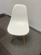 [#B8-34] HUDDLE ROOM SIDE CHAIRS WHITE