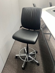 [#B1-61] PRESENTATION ROOM STOOLS