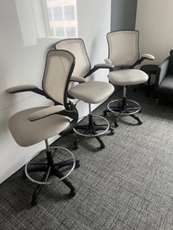 [#B13-73] STOOL TASK CHAIR