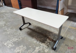 [#C13-2501] Table on Casters (Photo Representation)