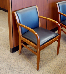 [#B9-3] Black Leather guest chair