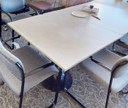 [#C4-8] Square kitchen table