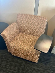 [#B12-50] Lounge Chair with tablet desk