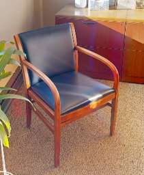[#B9-5] Leather Guest Chair