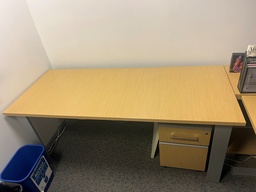 [#E4-46] Executive Desk