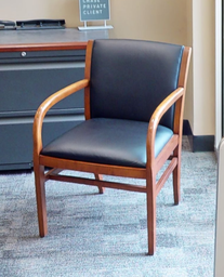[#B9-5] Black Guest Chair with Arms