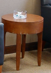 [#C11] Small Round Table