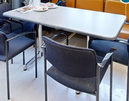 [#C4] Grey Table