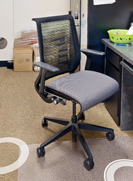 [#B13-3] Grey &amp; black task chair with arms