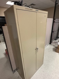 [#D22-37] Large Metal Cab