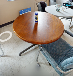 [#C4-20] Round meeting tables