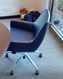 [#B5-12] Conference chair with casters