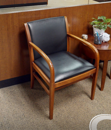 [#B9-4] Black guest chair with arms