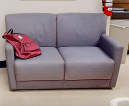 [#B6-7] Small lilac couch