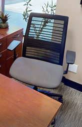 [#B13-11] Task chairs with arms