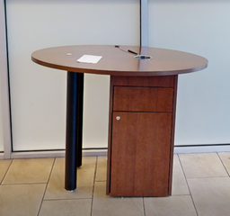 [#C4-7] Cheque desk