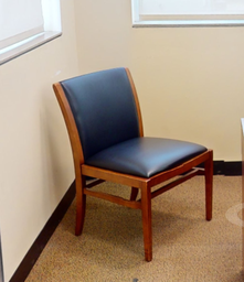 [#B9-5] Black side chair no arms