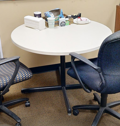 [#C4-8] Round meeting table