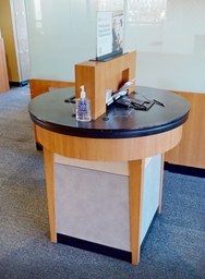 [#C4-13] Round cheque desk