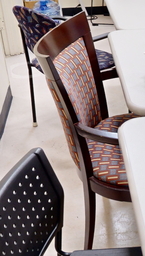 [#B9-5] Grey &amp; red checkered guest chair with arms