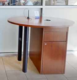 [#C4-11] Cheque writing desk, small