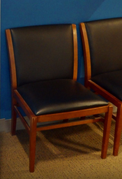 [#B9-5] Black side chair no arms