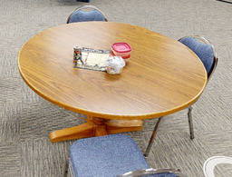 [#C5-12] Round Wood kitchen table