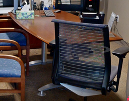 [#C6-11] Small Conference Table