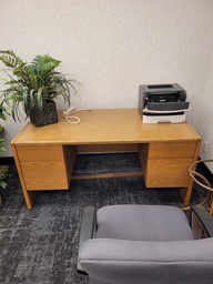 [#E4-4] Hon Small Standard Desk