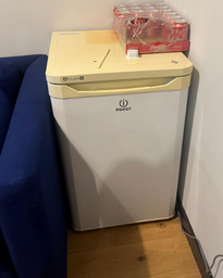 [#G9] Mini Fridge