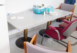 [#C4-14] Square kitchen table