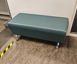 [#B2-23] Lounge Chair, Green