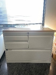 [#D19-32] Small Teknion Cabinet