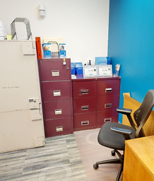 [#D8-13] 3H Burgandy File Cabinet