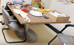 [#C2-13] Square kitchen table