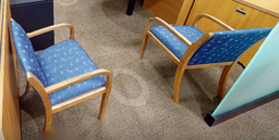 [#B9-1] Blue patterned guest chair