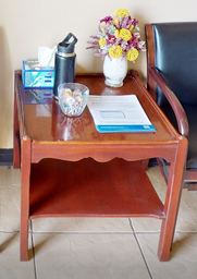 [#C11-11] 2 shelf side table, wood