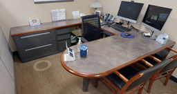 [#E7-3] U-shaped desk