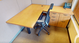 [#E6-3] L-shaped desk