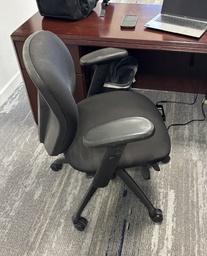 [#B13-3] Black Task Chair