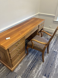 [#E4-33] Sm Wood Desk